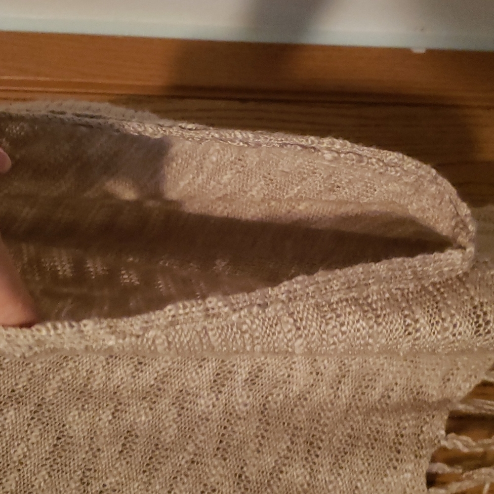 Shaw - Picture 4 of 4